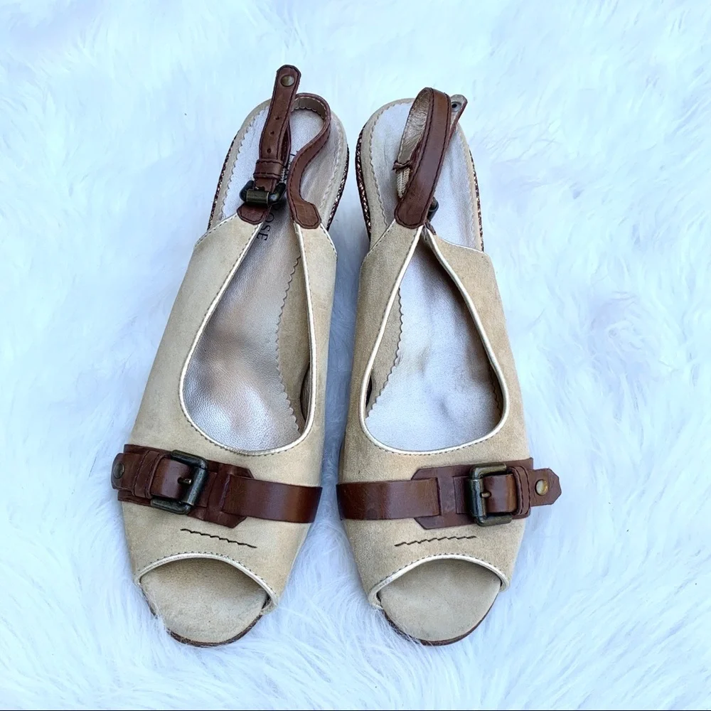 Taryn Rose Wedge Beige Gold Buckle Sandals